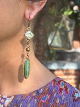 Load image into Gallery viewer, Move In Light Earrings